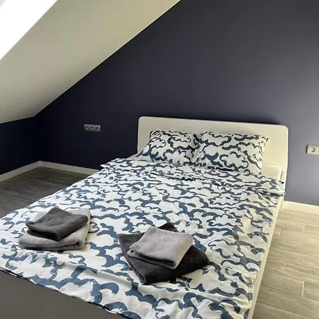 Apartament Arturowek Las *